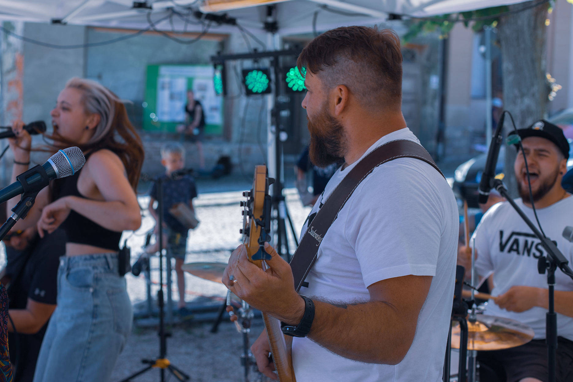 Blue Caravan kapela - Penta Hospitals